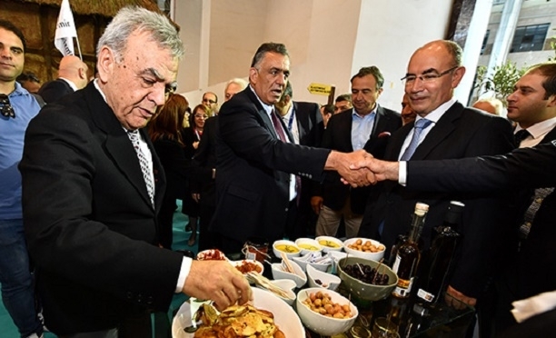 gurme-izmir-aziz-kocaoglu-zeytin-gidahatti